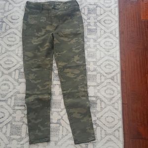American Eagle women's size 8 camo high rise jegging